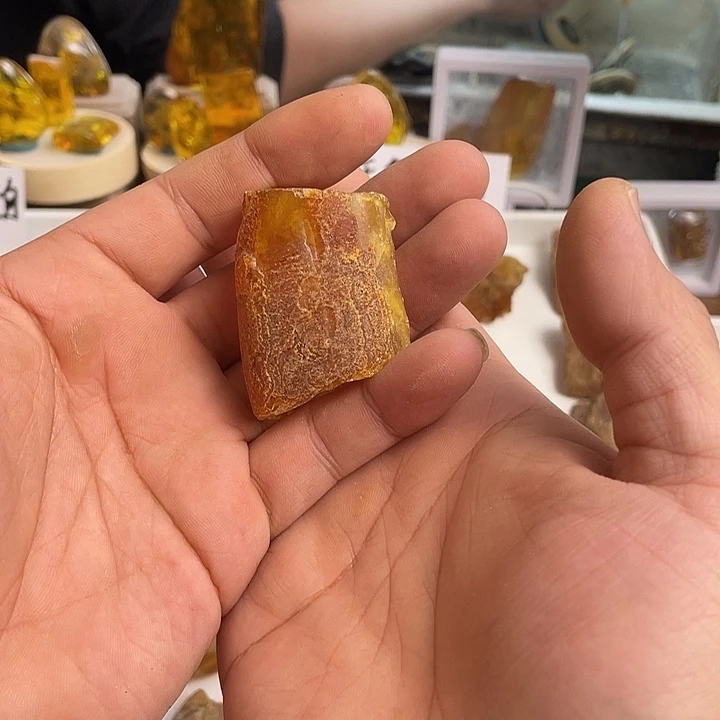 藕***压定制琥珀未镶嵌天然琥珀蜜蜡