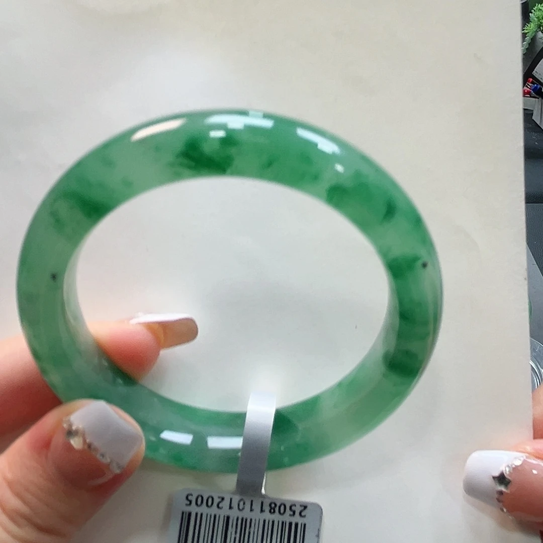 石英质玉（非洲翠）未镶嵌手镯