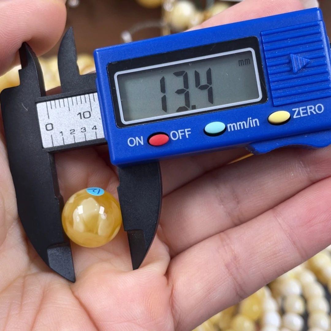 未镶嵌琥珀珠宝奇石