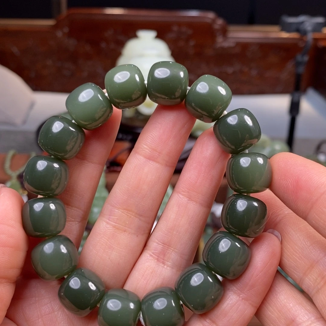 憨***生和田玉未镶嵌手链