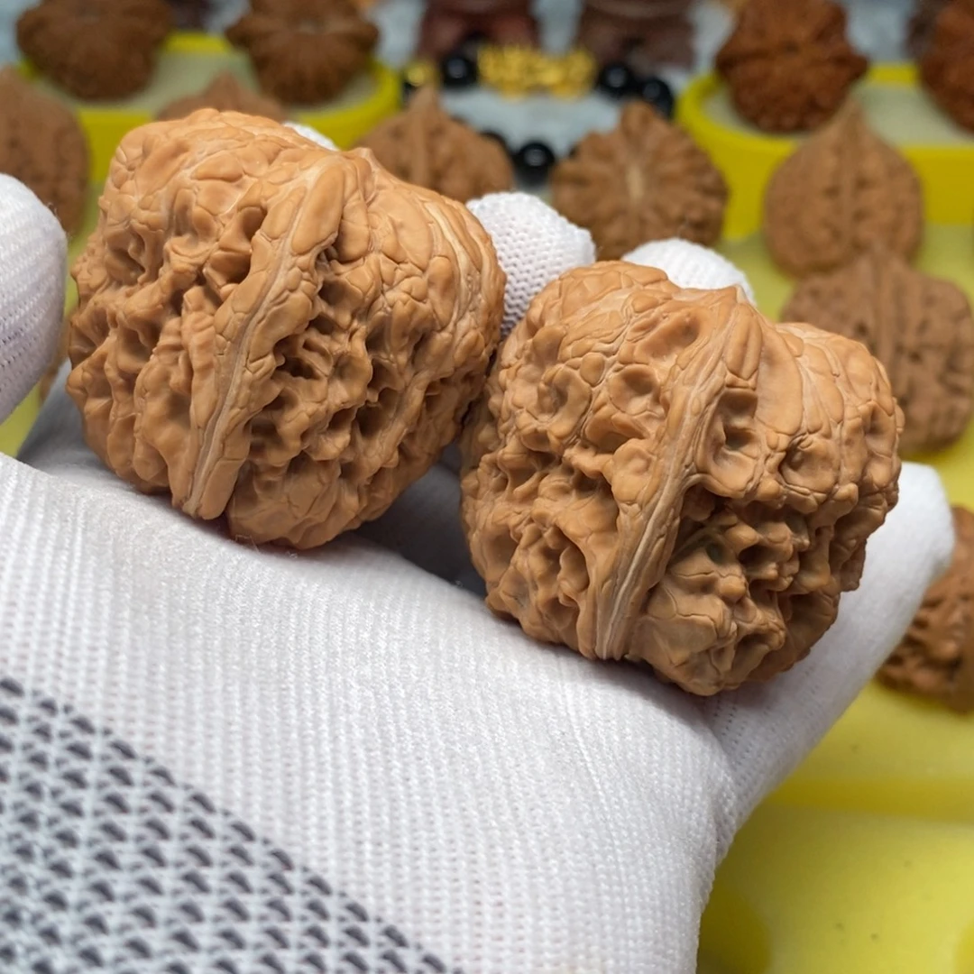 文玩核桃把件闷墩狮子头