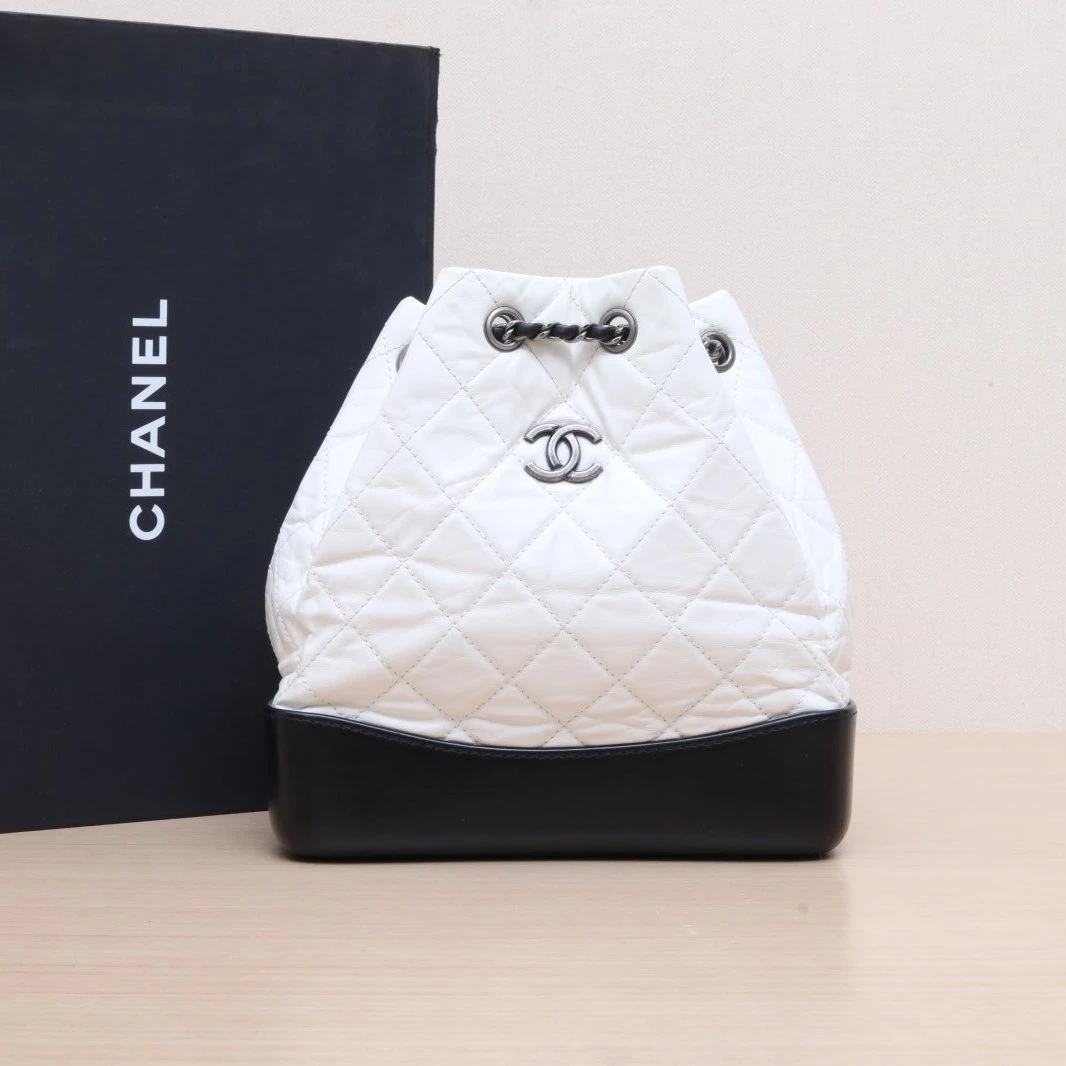 95新 Chanel/香奈儿 小花双双 流浪 双肩包 小号 白色 皮革C 25开