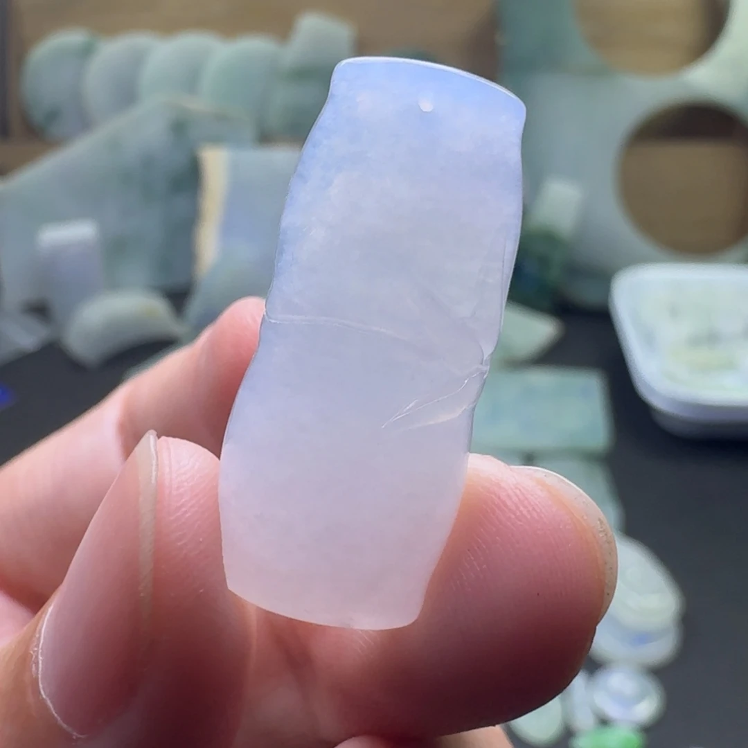 翡翠未镶嵌颈饰竹