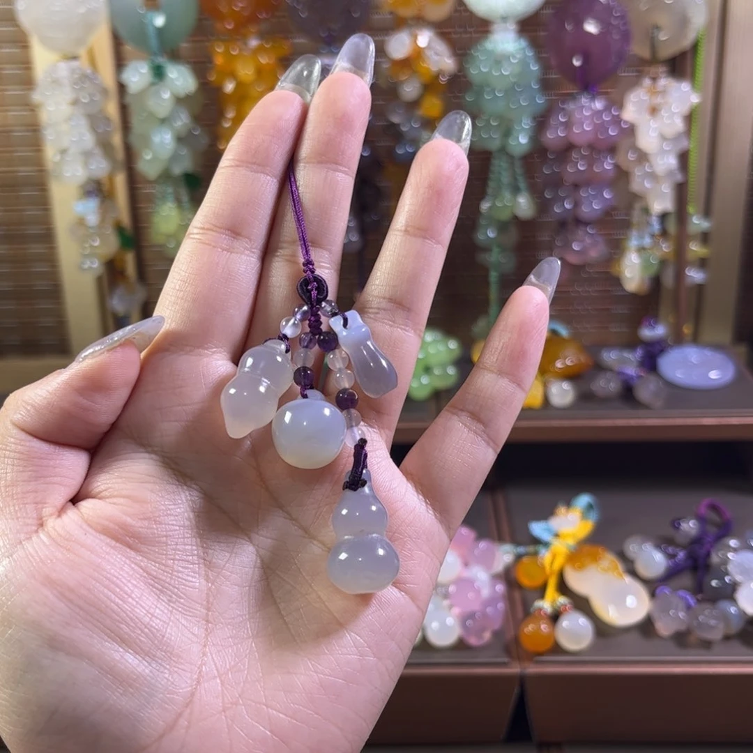 玛瑙/玉髓手机挂件未镶嵌狐狸通货料子带包熔点新疆西藏不包邮。