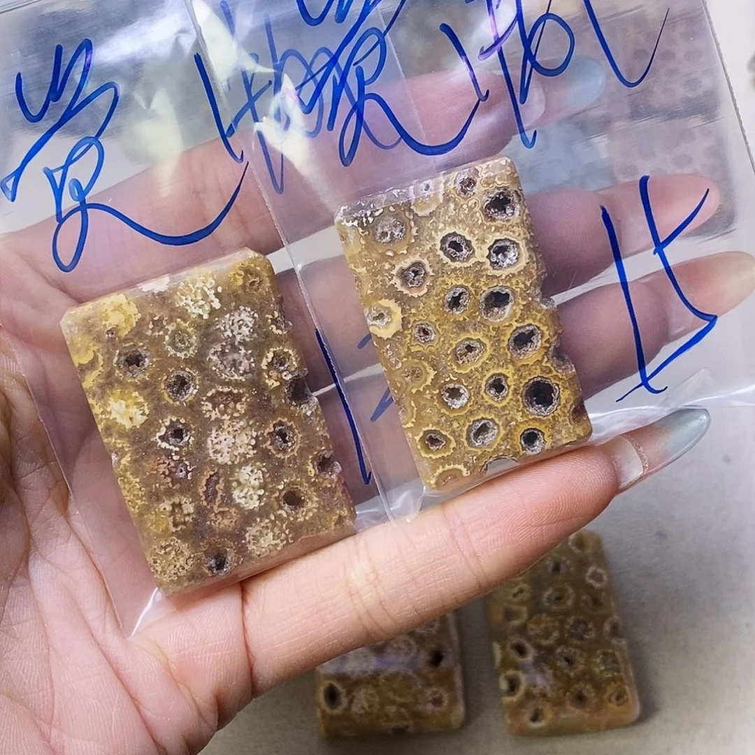合金颈饰硅化玉觉***C