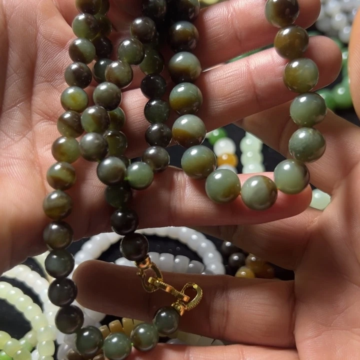 和田玉（糖玉）未镶嵌手链