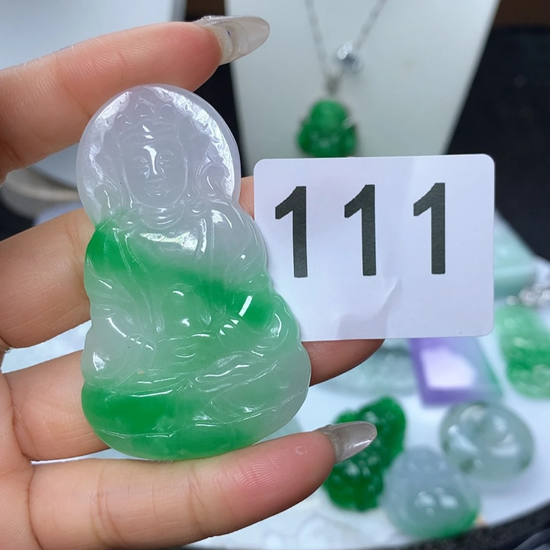 翡翠吊坠(赠链)未镶嵌