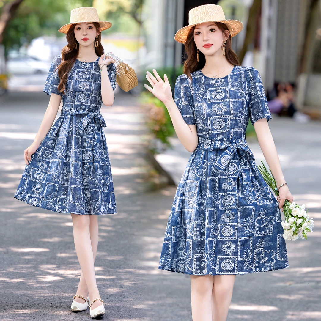 2025夏季新款气质高级感减龄重工刺绣盘花连衣裙女收腰显瘦a字裙