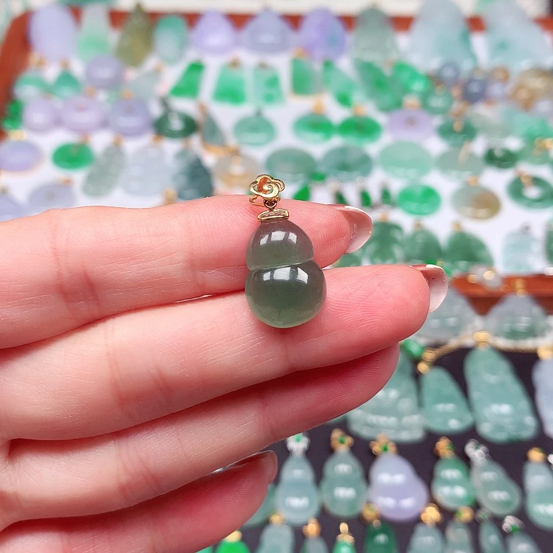 翡翠颈饰18K金镶嵌天然翡翠A货