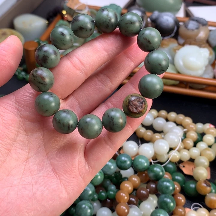 和田玉未镶嵌手链默认有瑕不退不换