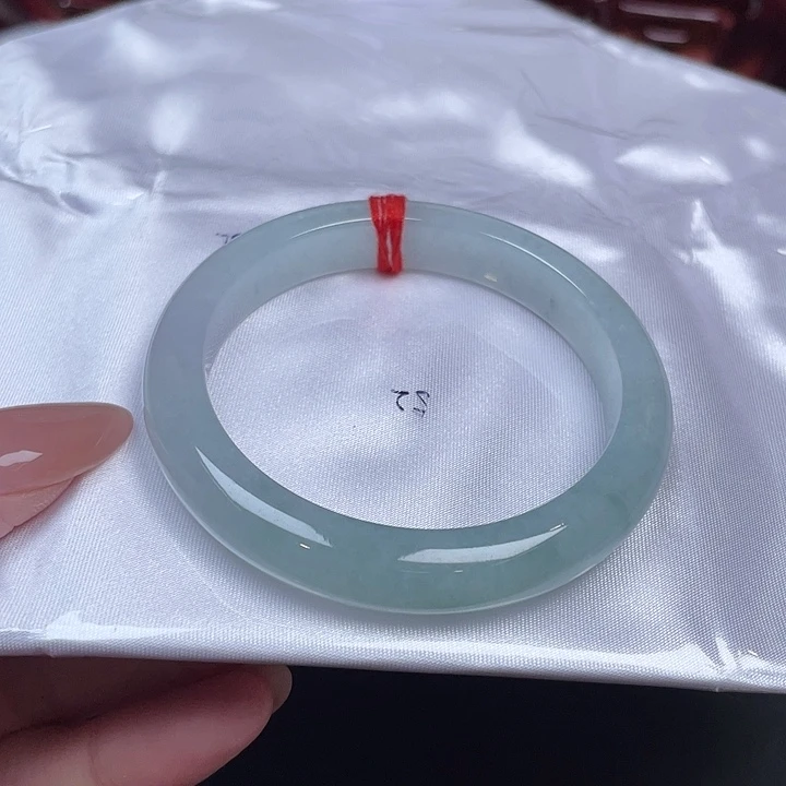 翡翠未镶嵌手镯52圈正圈