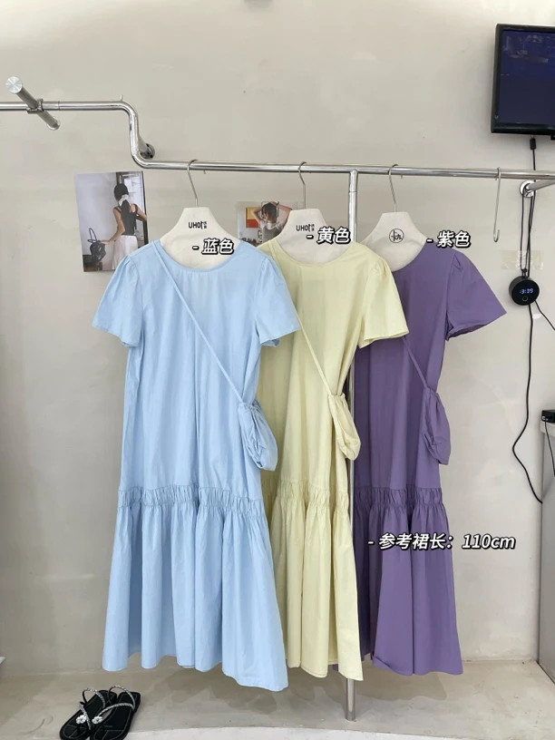 裙摆缩褶拼接连衣裙