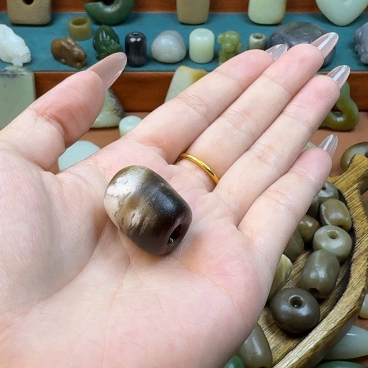 柚***子和田玉未镶嵌颈饰