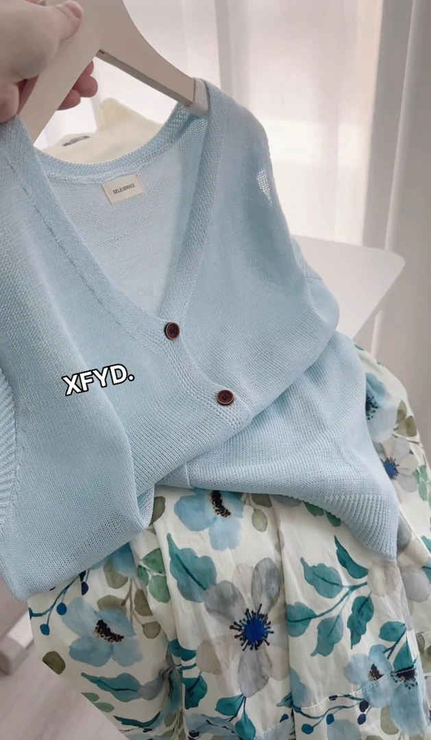 小朵家 ins穿搭#时髦坎肩V领设计感飞飞袖