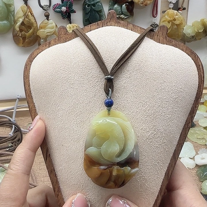 岫玉合金颈饰鱼鱼