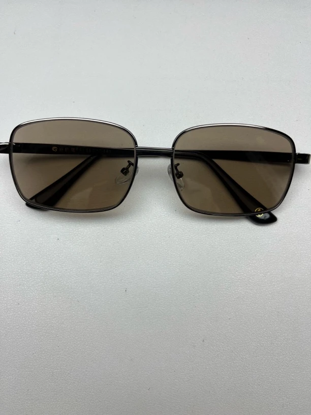 全框包边茶色大方圆 水晶石头眼镜 耐用性极好