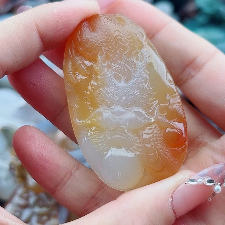 與***路未镶嵌玛瑙手饰吊坠