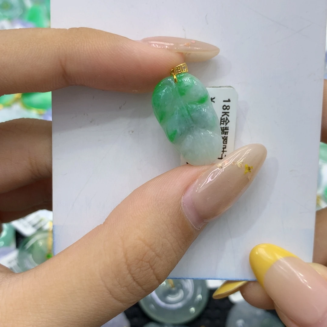 翡翠18K金镶嵌颈饰