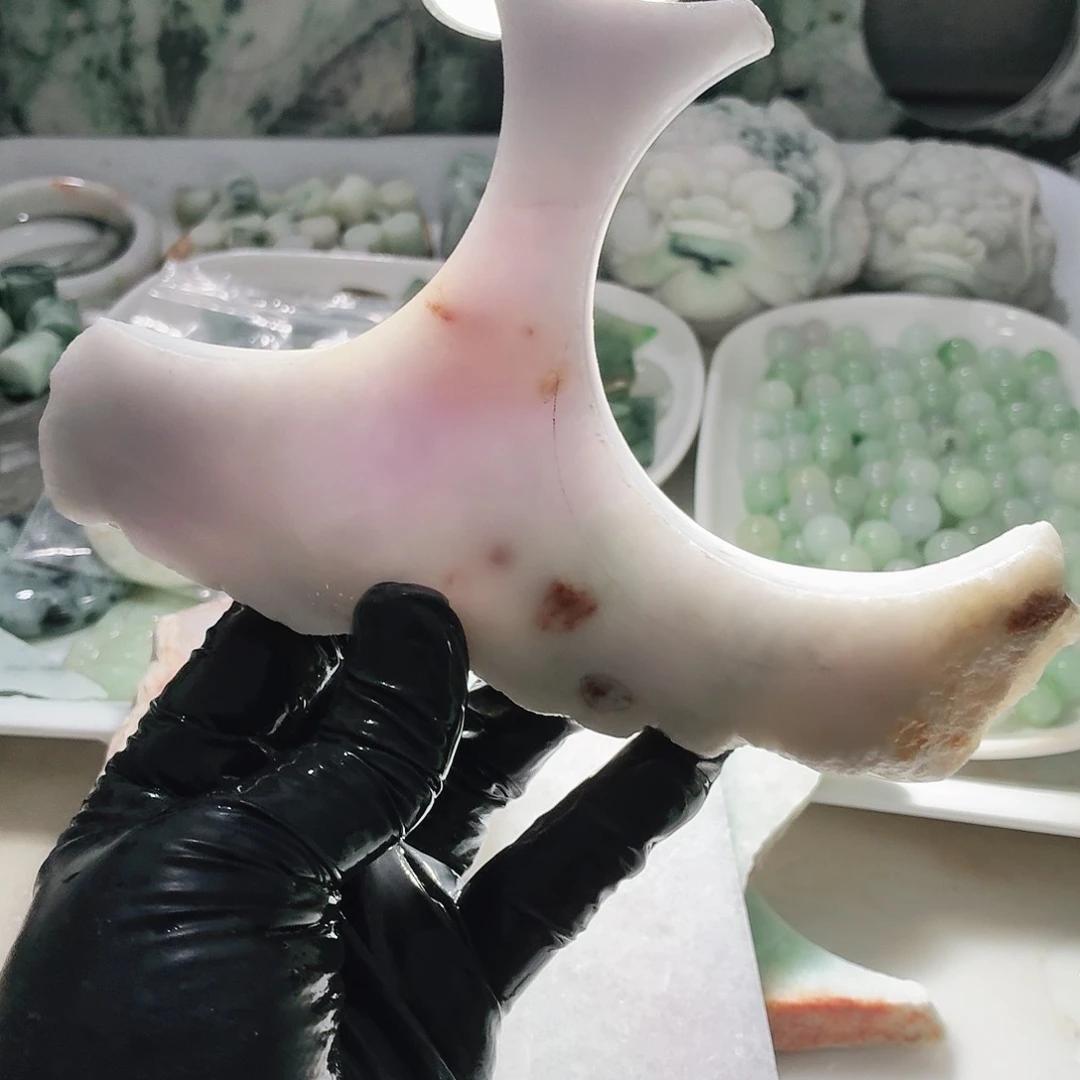 翡翠未镶嵌颈饰边角料