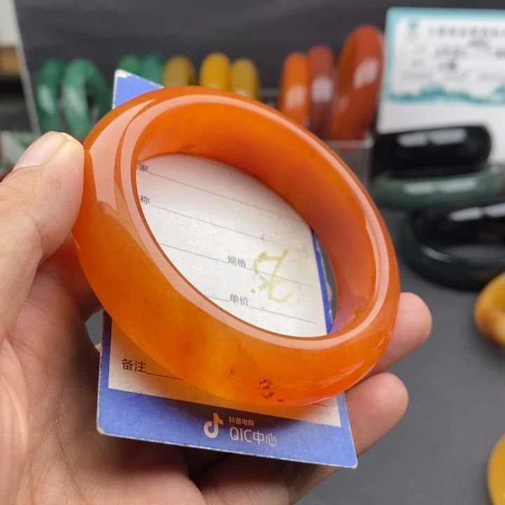 未镶嵌手镯石英质玉?***瑶