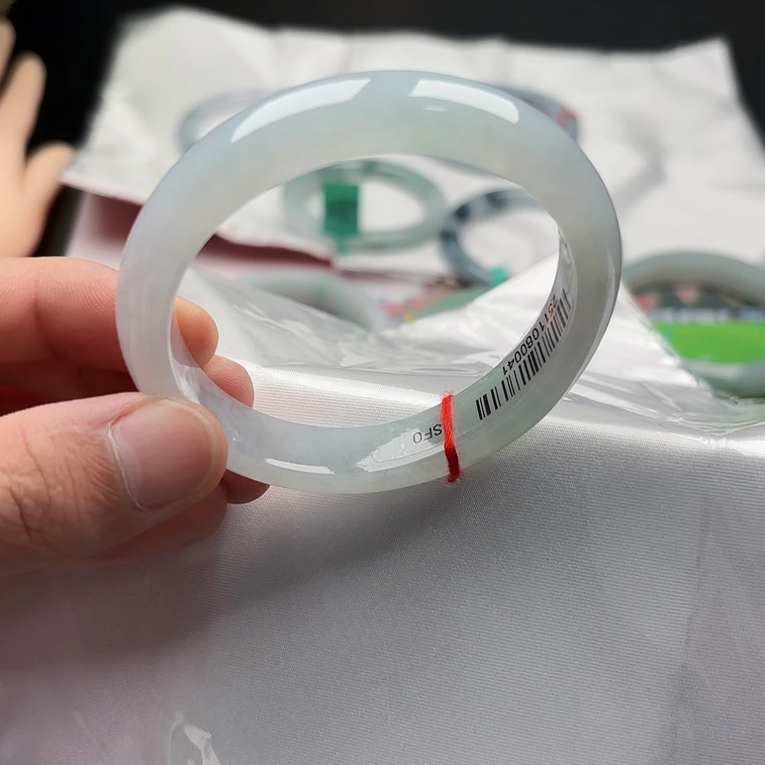 翡翠未镶嵌手镯5557 66