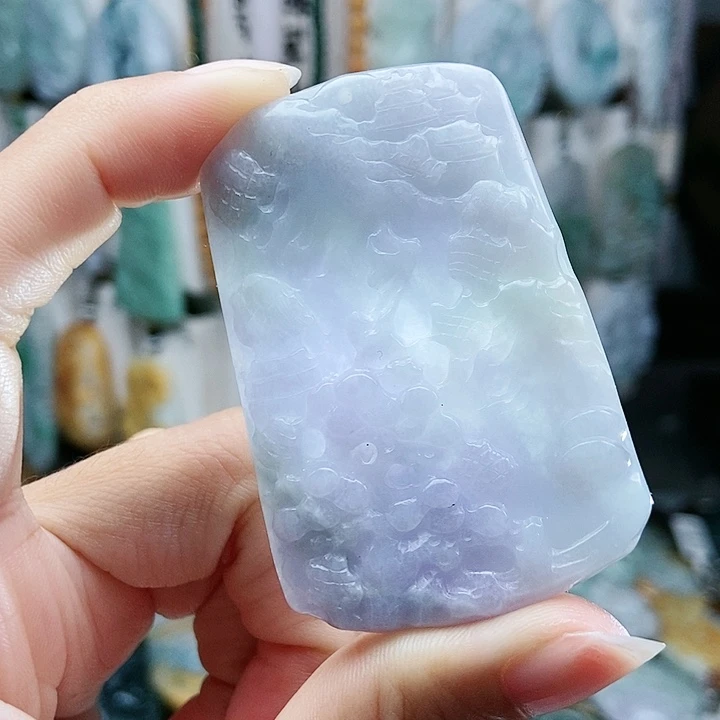 颈饰足铂镶嵌翡翠翡翠