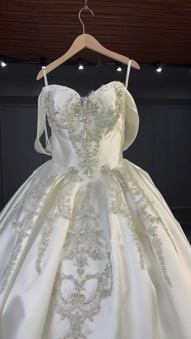 【真爱婚纱-抹胸】缎面重工婚纱 抹胸缎面婚纱 缎面带钻 一字肩缎面