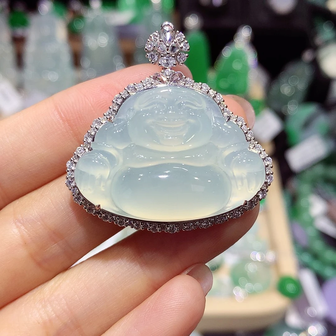 颈饰18K金镶嵌翡翠佛