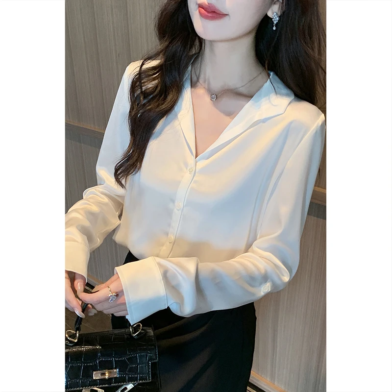 2025春新款百搭V领衬衣设计感显瘦小衫长袖上衣缎面韩版衬衫女式