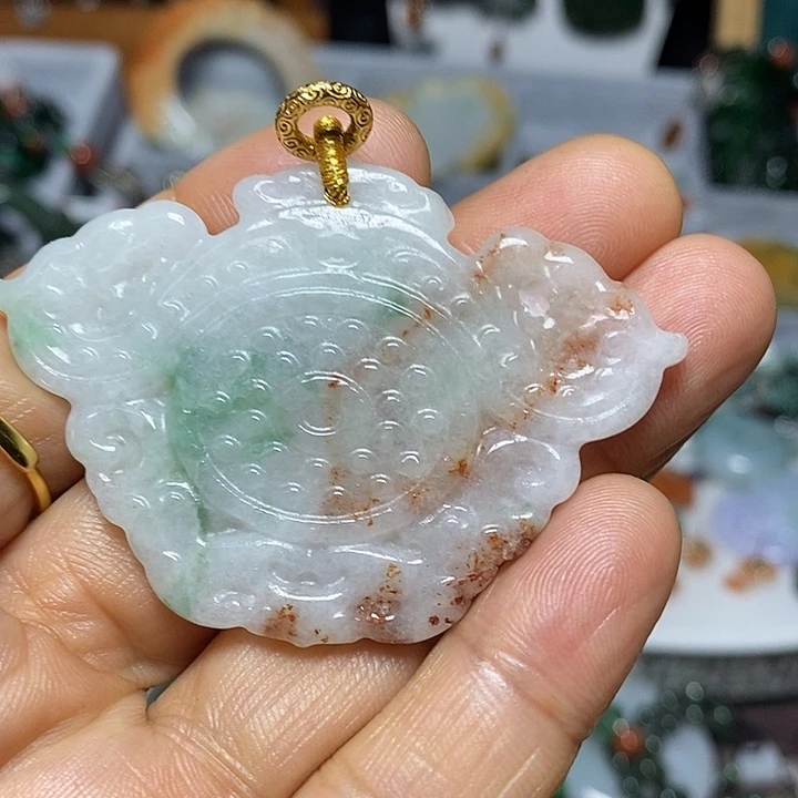 翡翠未镶嵌吊坠(赠链)