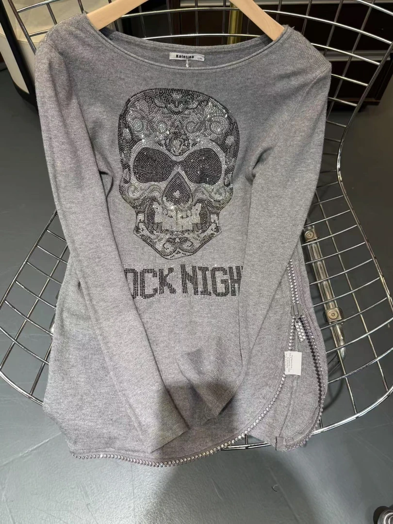 秋冬女款设计镶钻针织衫-A0500