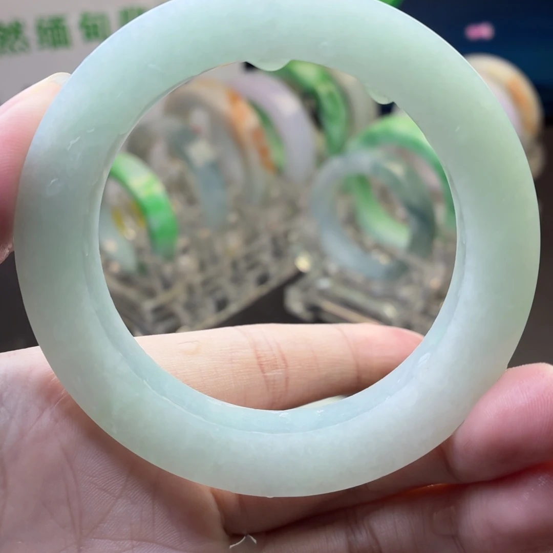 定制翡翠未镶嵌手镯晴底美人镯