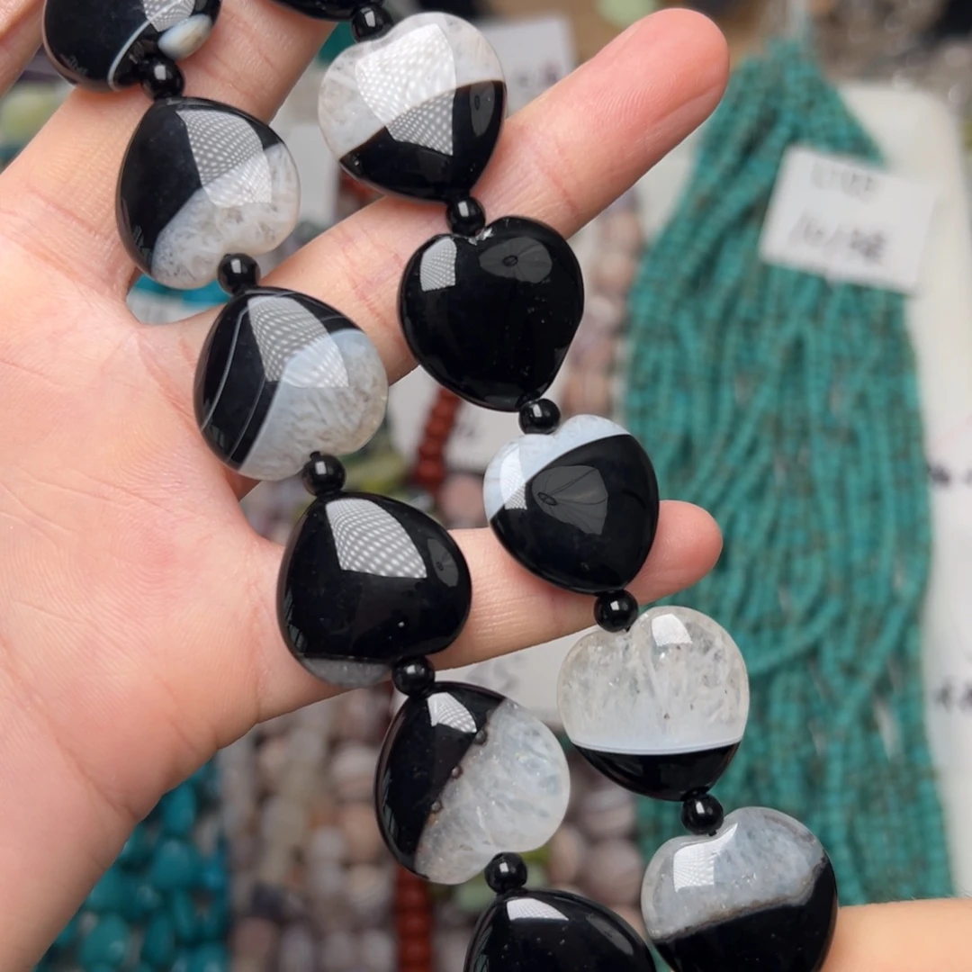 玛瑙/玉髓合金珠宝半成品L119。20mm天然水晶玛瑙共生爱心一条