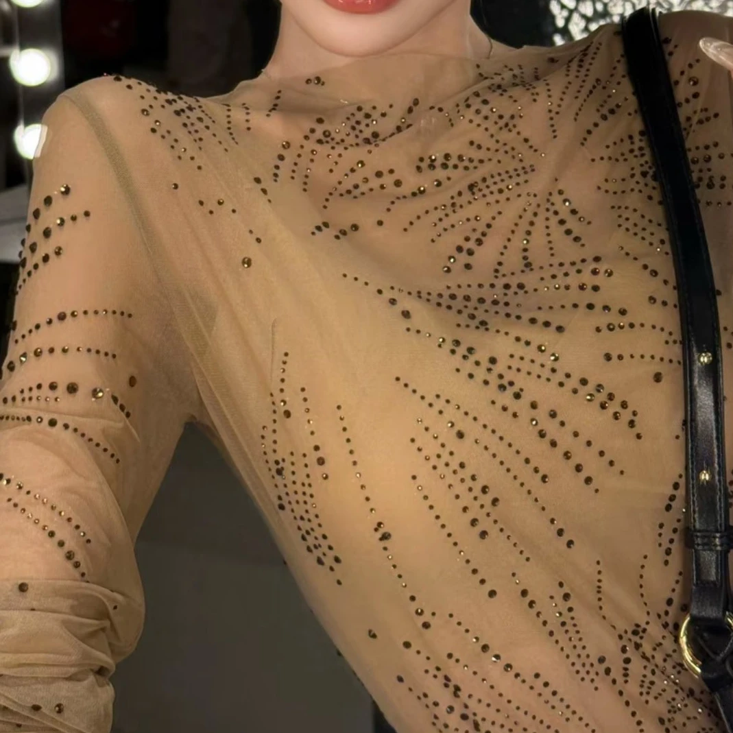 粉红PINK丨“闪光聚焦”设计感法式时尚显瘦烫钻千金清冷感贵系上衣