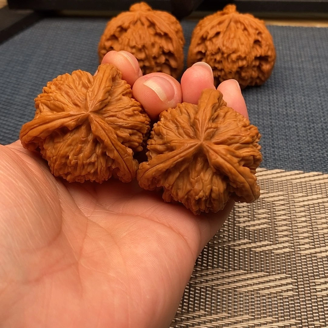 落***劫文玩核桃吊坠三棱