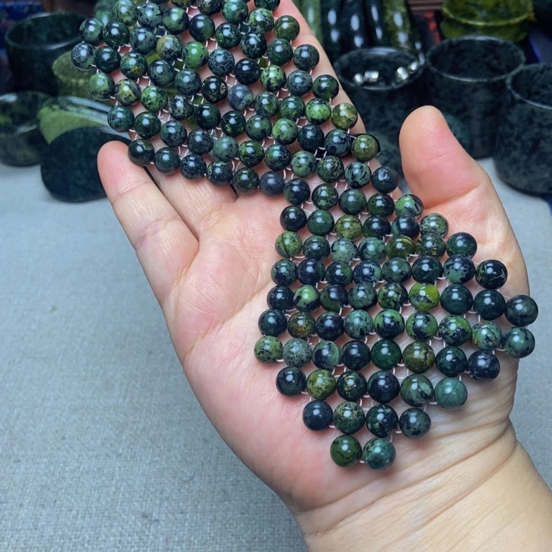 蛇纹石玉眼罩未镶嵌偶有瑕珠