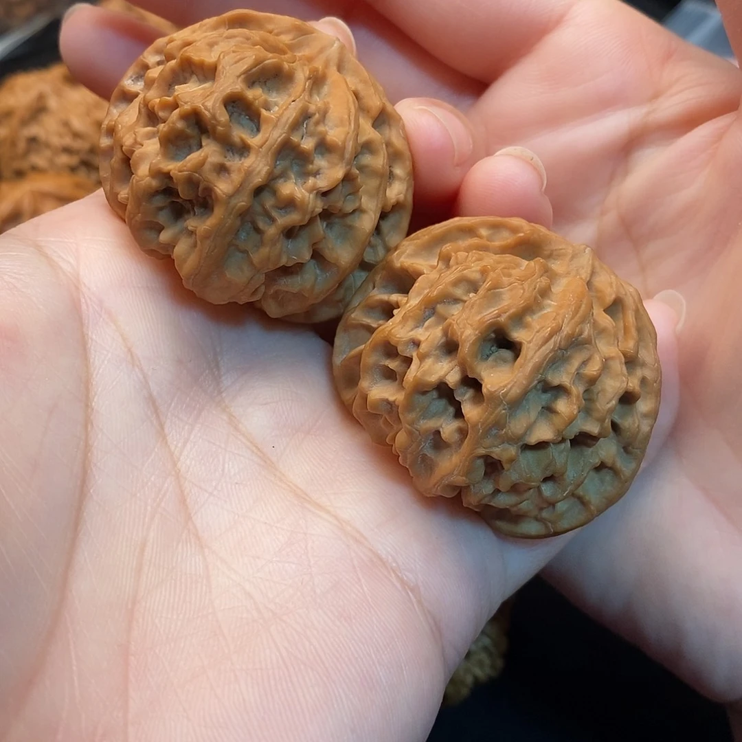 少***嘛桃核把件精对儿苹果园