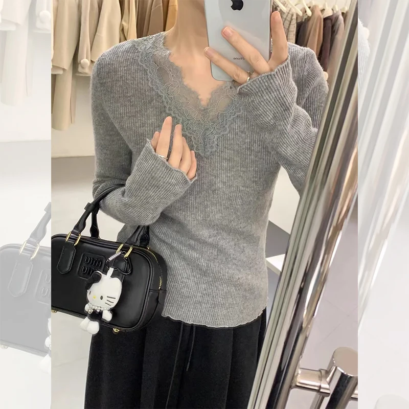 秋冬高级感洋气灰色内搭时髦洋气v领蕾丝拼接毛衣内搭针织衫上衣