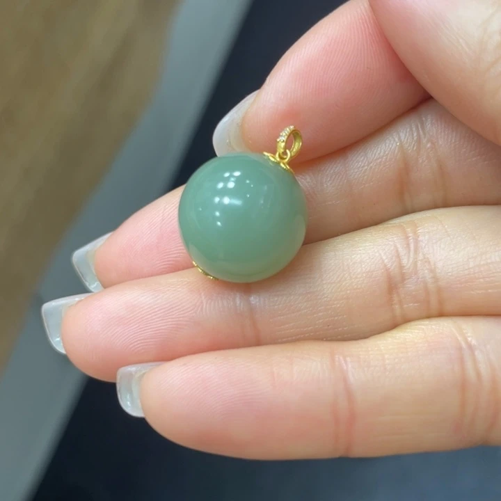 和田玉18K金镶嵌颈饰卡14