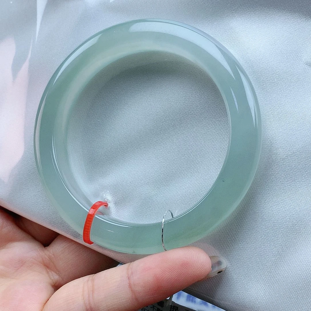 翡翠手镯未镶嵌53圈