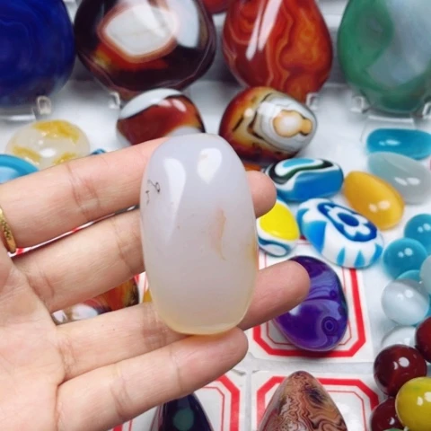 玛瑙/玉髓耳饰未镶嵌