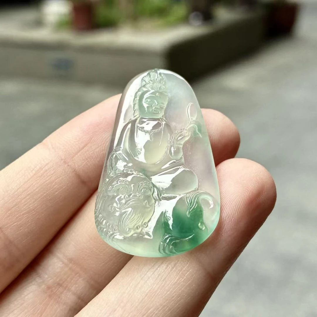 天然a货缅甸翡翠自然光尺寸38.8/21.6/6.2，高冰飘绿文殊菩萨吊坠