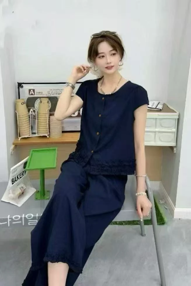 洋气时尚休闲套装2025夏新款减龄显瘦蕾丝拼接上衣+阔腿裤两件套
