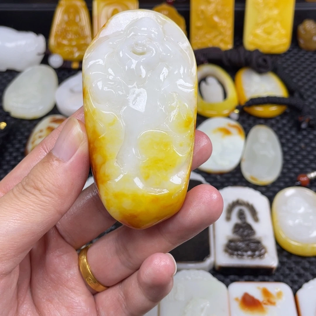 颈饰未镶嵌和田玉