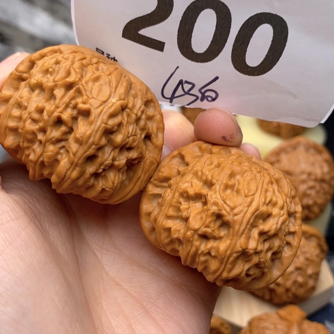 文玩核桃把件200号43白