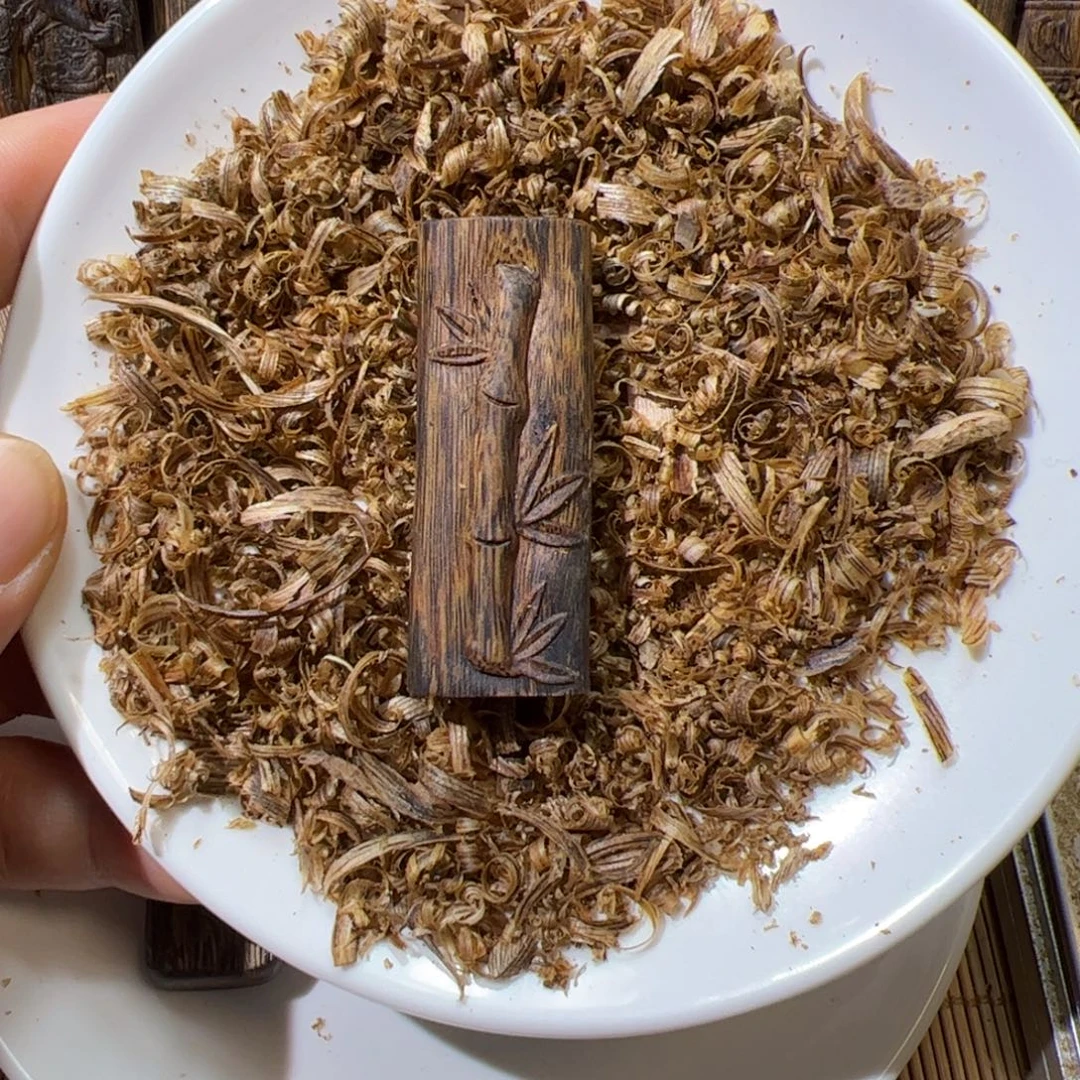 沉香沉香碎屑白棋雕刻5.3克