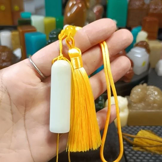 寿山石印石芙蓉青车挂