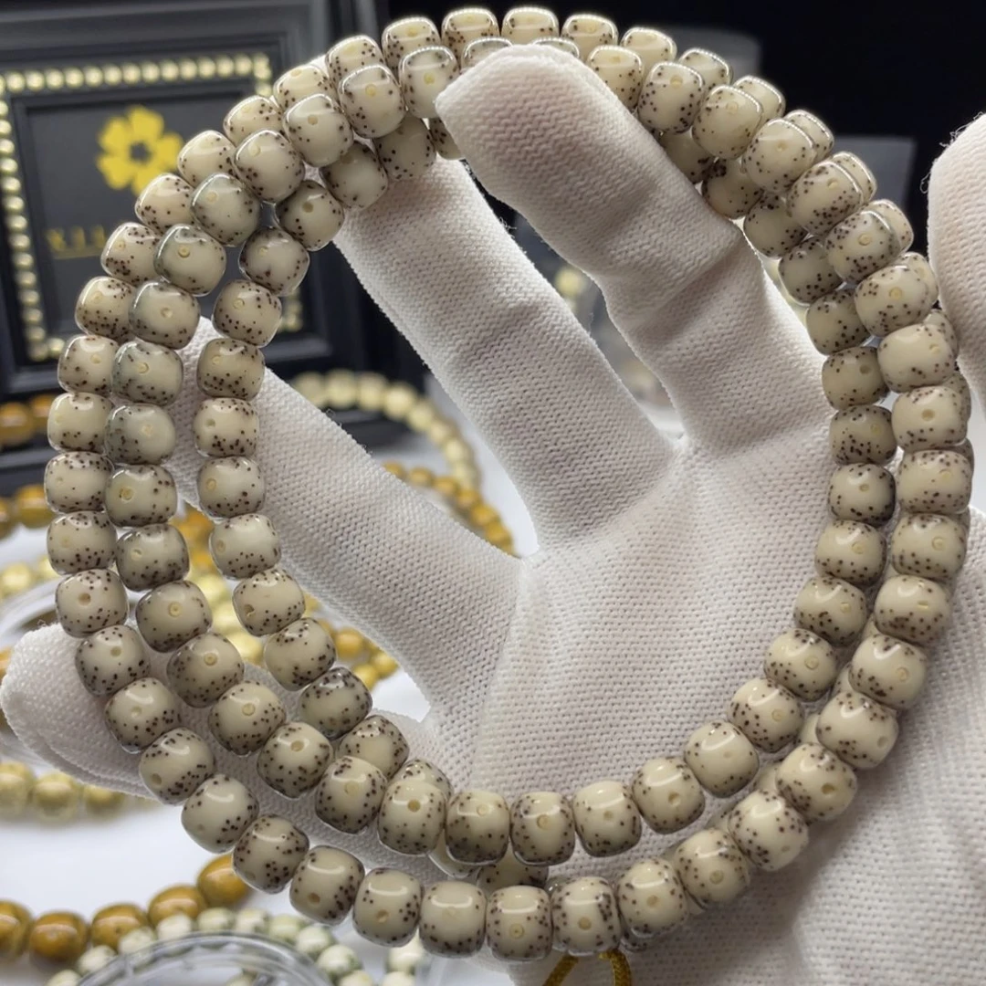 吊坠星月菩提8✖️7通体108        A23