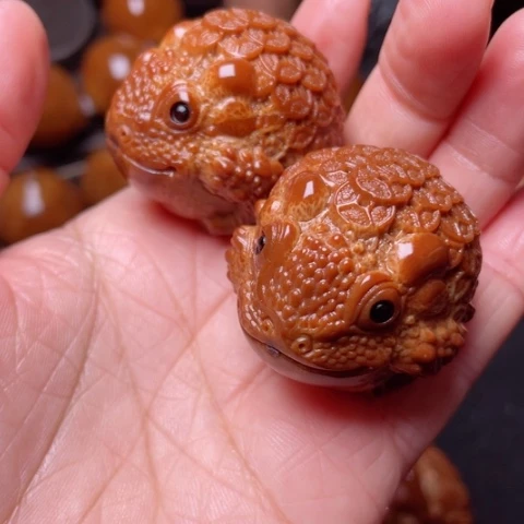 【闪购商品】手串/手链橄榄核37左右金币金蝉手球