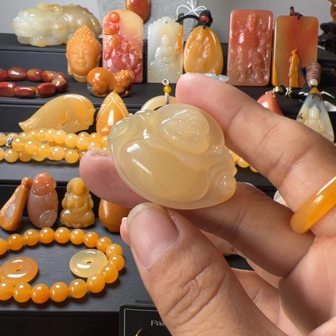 合金石英质玉（黄龙玉）颈饰